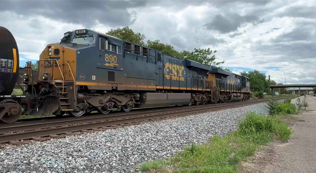 CSX 890